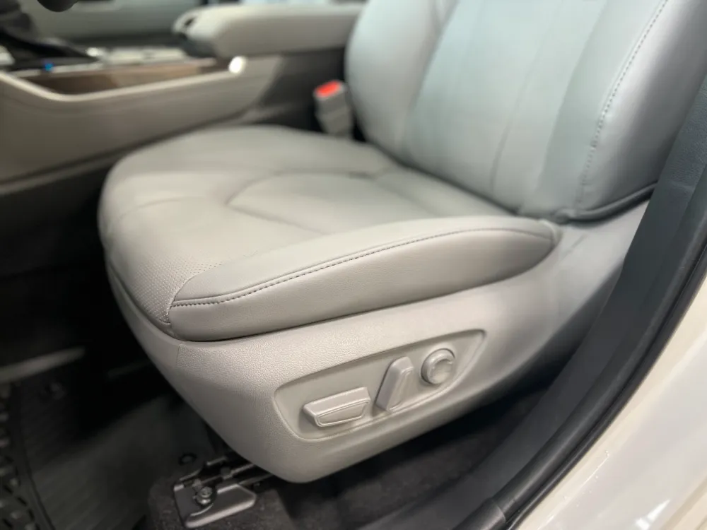 2023 highlander hybrid limited white w graphite interior 8